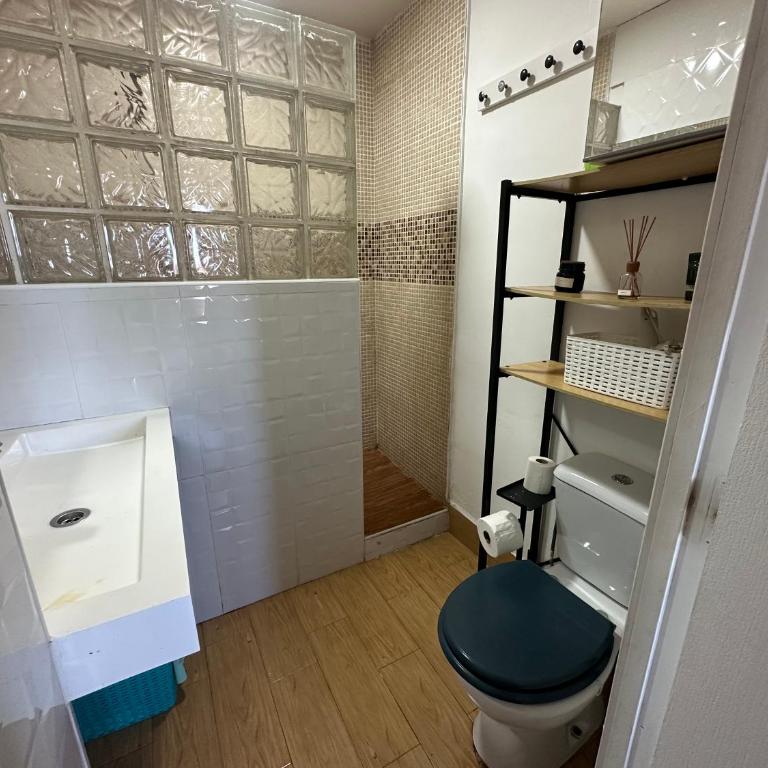 Sea view apartment - Two-Bedroom Apartment with Terrace and Sea View - 4