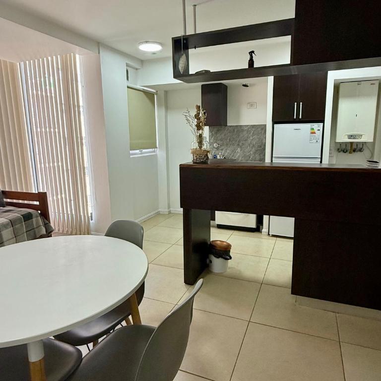 Departamento al frente, zona la perla con cochera - One-Bedroom Apartment - 13