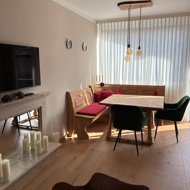 Zentrales Panorama-Apartment über den Dächern am Meranplatz - Terrasse und Top Lage - Apartment mit 2 Schlafzimmern mit Balkon und Terrasse - 6