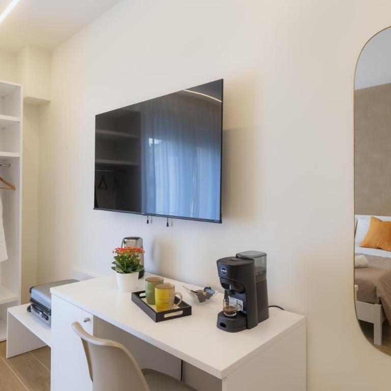 Valenza Exclusive Suites & Rooms - Camera Matrimoniale con Balcone - 17