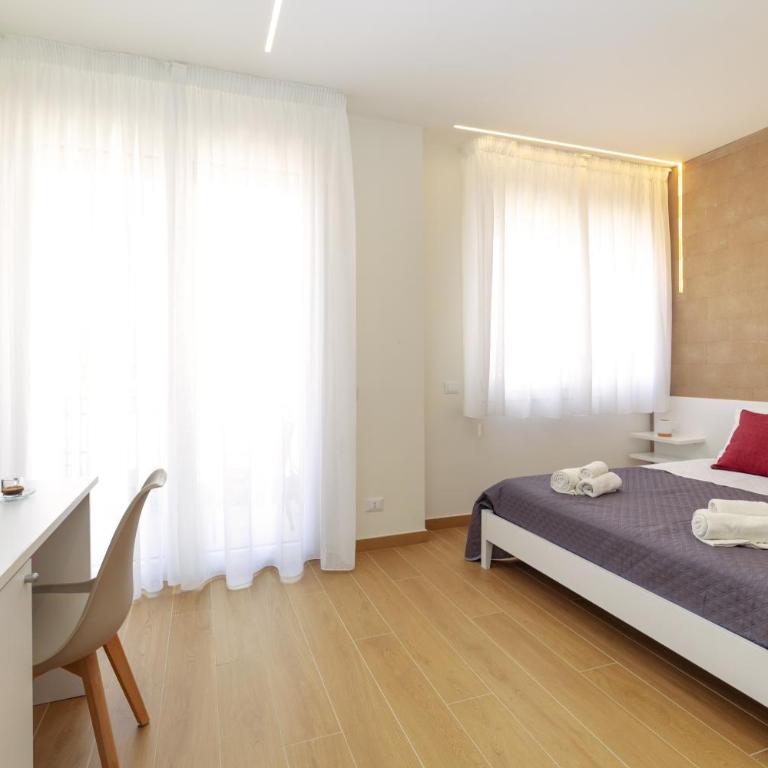 Valenza Exclusive Suites & Rooms - Camera Matrimoniale con Bagno Privato - 3