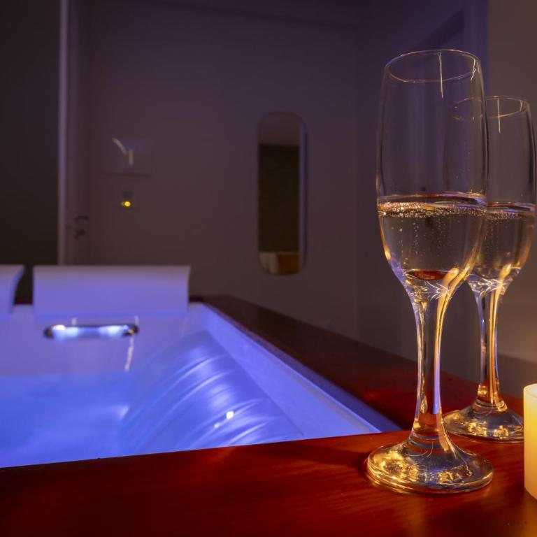 Valenza Exclusive Suites & Rooms - Camera Matrimoniale con Vasca Idromassaggio - 7