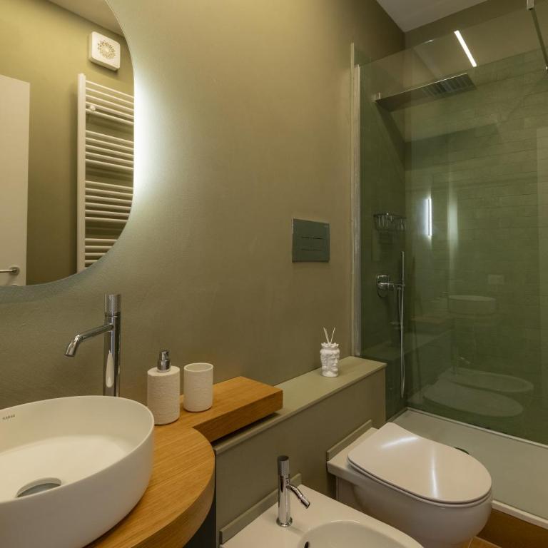 Valenza Exclusive Suites & Rooms - Camera Matrimoniale con Vasca Idromassaggio - 16