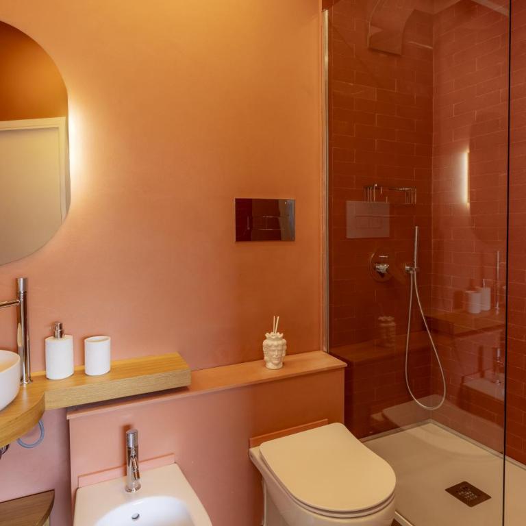 Valenza Exclusive Suites & Rooms - Camera Matrimoniale con Balcone - 13