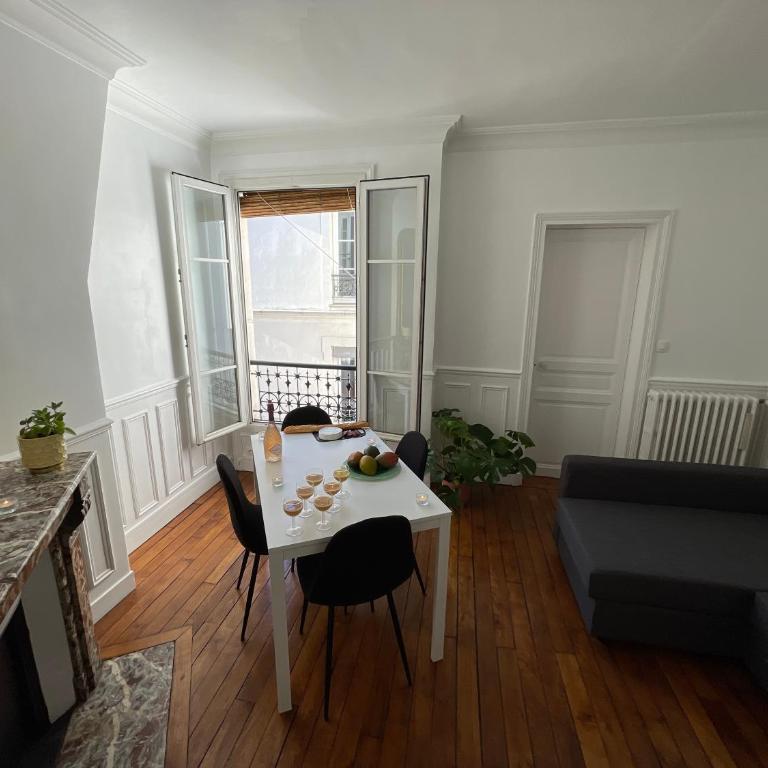 Elegant Parisian Apartment, Marais-Bastille - Two-Bedroom Apartment - 1