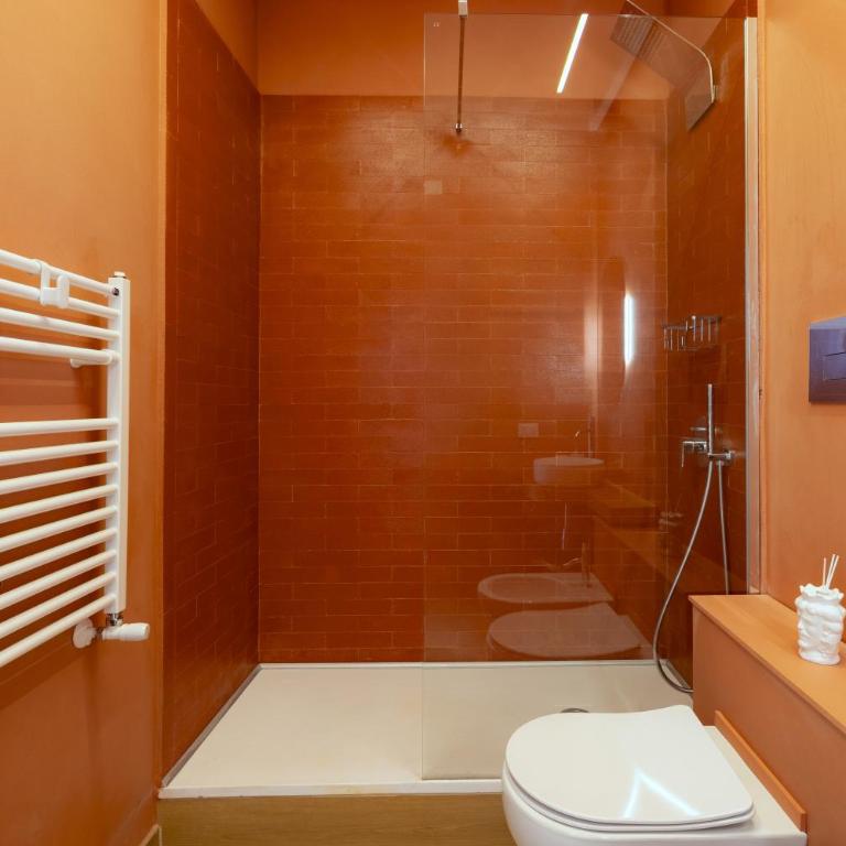 Valenza Exclusive Suites & Rooms - Camera Matrimoniale con Bagno Privato - 9