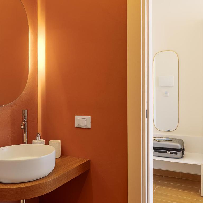 Valenza Exclusive Suites & Rooms - Camera Matrimoniale con Bagno Privato - 10