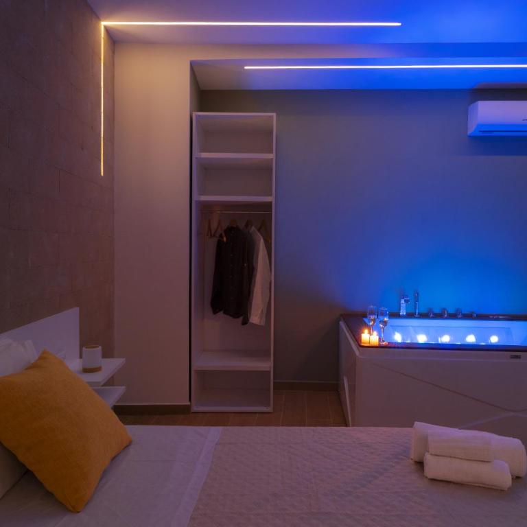 Valenza Exclusive Suites & Rooms - Camera Matrimoniale con Vasca Idromassaggio - 15