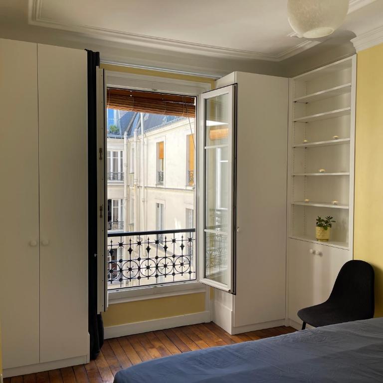 Elegant Parisian Apartment, Marais-Bastille - Two-Bedroom Apartment - 35