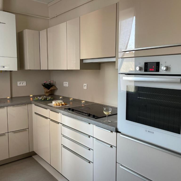 Elegant Parisian Apartment, Marais-Bastille - Two-Bedroom Apartment - 24