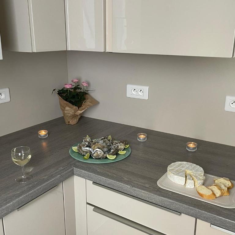 Elegant Parisian Apartment, Marais-Bastille - Two-Bedroom Apartment - 31