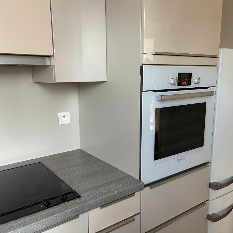 Elegant Parisian Apartment, Marais-Bastille - Two-Bedroom Apartment - 26
