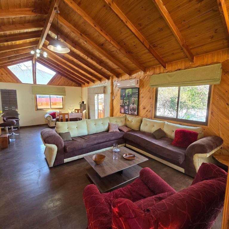 Casa Divya - Three-Bedroom Home - 7