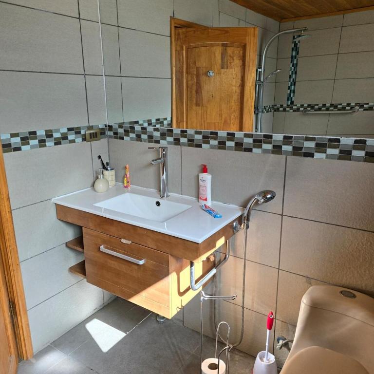 Casa Divya - Three-Bedroom Home - 11
