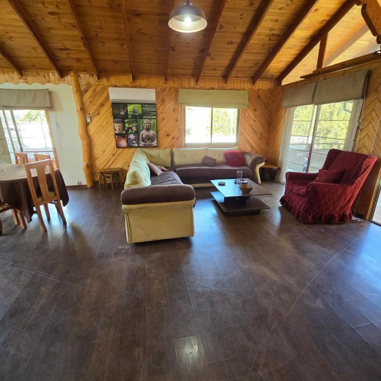 Casa Divya - Three-Bedroom Home - 13