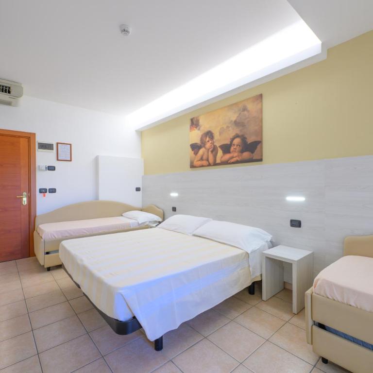 Hotel Sans Souci - Camera Familiare con Balcone - 4