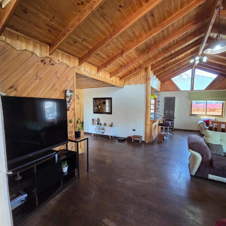 Casa Divya - Three-Bedroom Home - 22