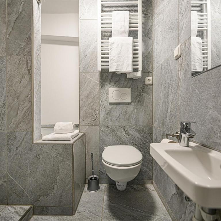 Villa Benedikt - Apartment mit 2 Schlafzimmern und Balkon - 23