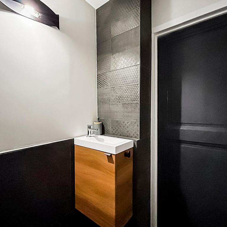 Élégant T3 à deux pas du centre ancien - Deluxe Apartment mit 2 Schlafzimmern - 29