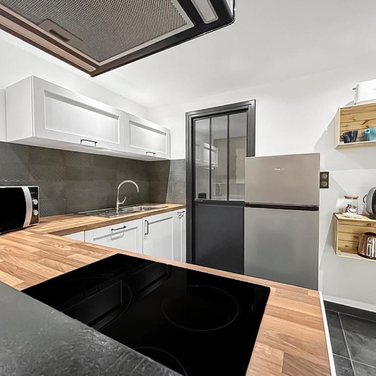 Élégant T3 à deux pas du centre ancien - Deluxe Apartment mit 2 Schlafzimmern - 13