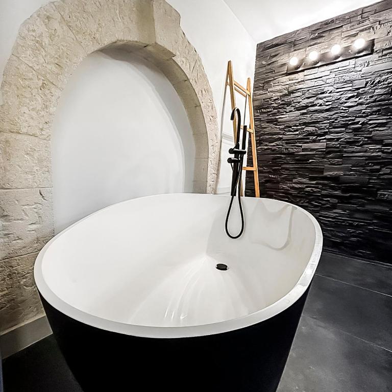 Élégant T3 à deux pas du centre ancien - Deluxe Apartment mit 2 Schlafzimmern - 26