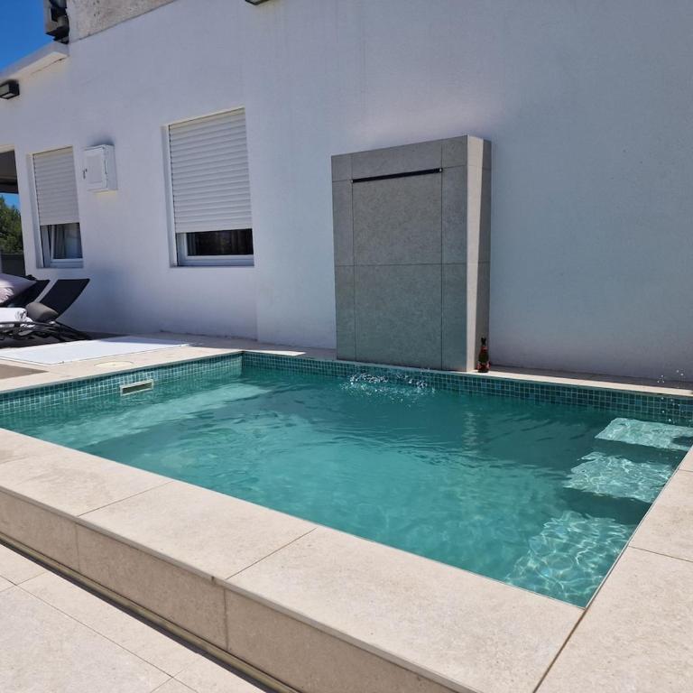 Soleado, gran terraza, piscina privada - Casa de 3 dormitorios - 18