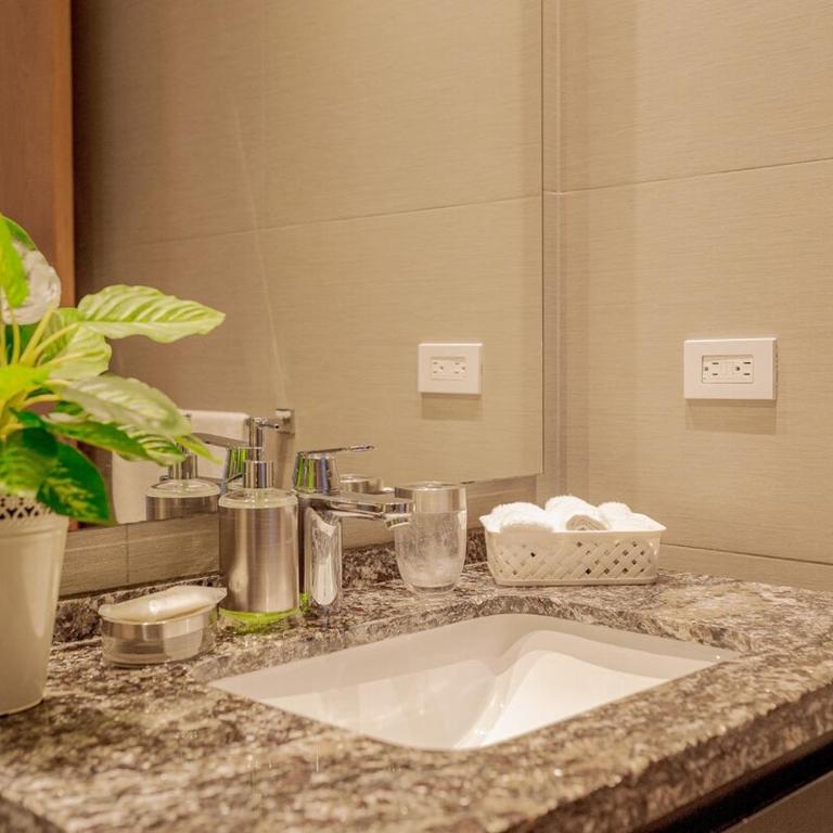 Luxurious apartment in condominium H2 with a view of the sea apto 2706 - Apartamento de 2 dormitorios - 2