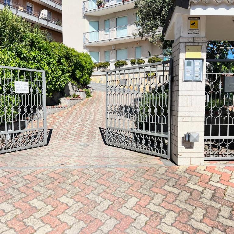 Pietra Ligure Sea View Parking & Bike Box - Appartamento con 2 Camere da Letto - 15