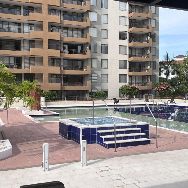Private Jacuzzi, Internet, Relax in Ricaurte - Three-Bedroom Premium Apartment with Balcony - 20