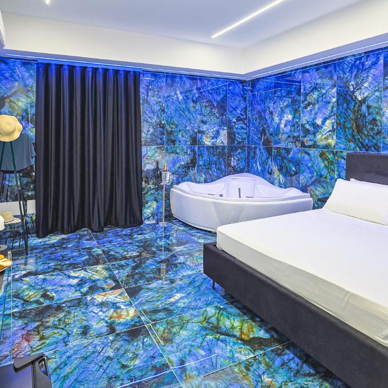 Paradise Luxury Rooms & Spa - Double Room with Spa Bath - 13
