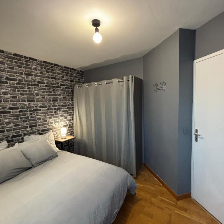 CNPE Bugey 10 MN - Aéroport LYS 18 MN - Appartement 1 Chambre - 2