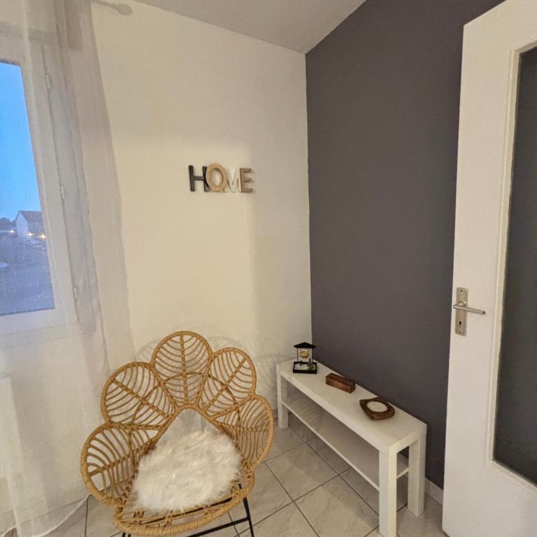 CNPE Bugey 10 MN - Aéroport LYS 18 MN - Appartement 1 Chambre - 3