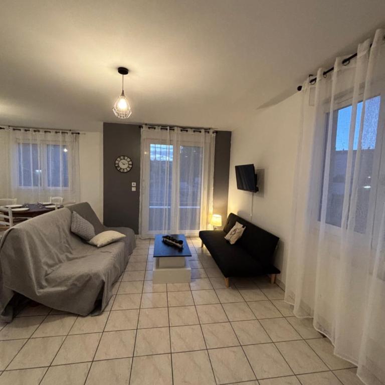CNPE Bugey 10 MN - Aéroport LYS 18 MN - Appartement 1 Chambre - 5