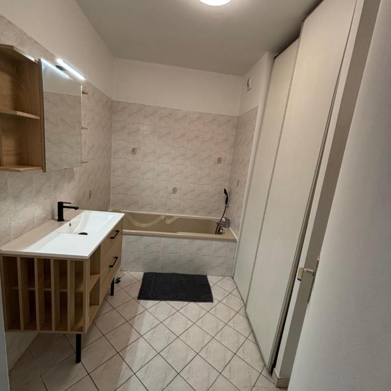 CNPE Bugey 10 MN - Aéroport LYS 18 MN - Appartement 1 Chambre - 6