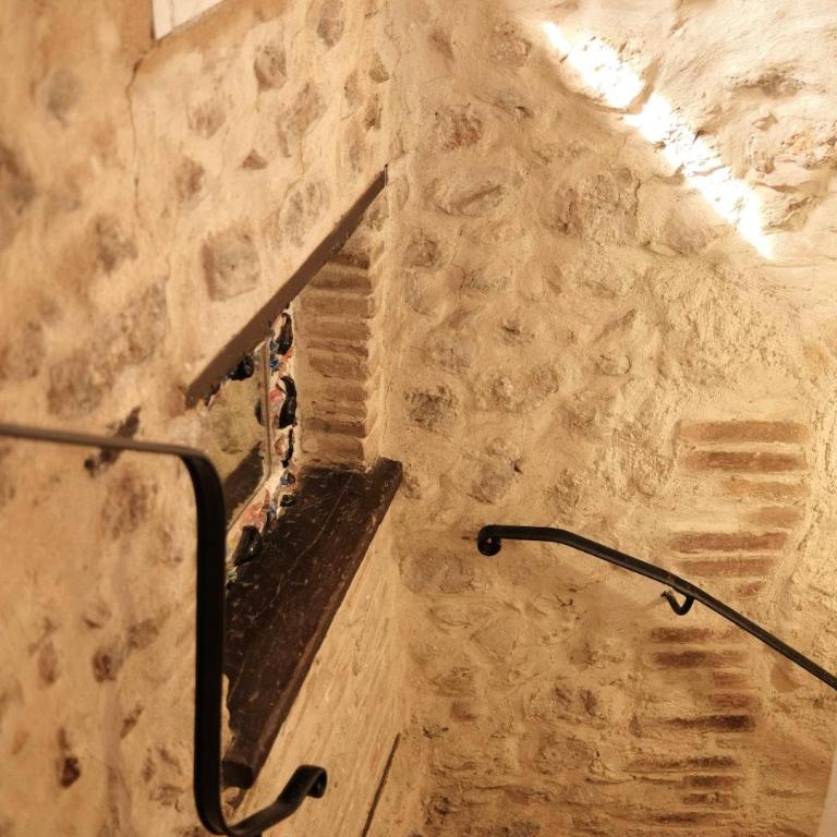 Charming 1BR apartment with balcony & AC, heart of Antibes - One-Bedroom Apartment with Balcony and City View - 20