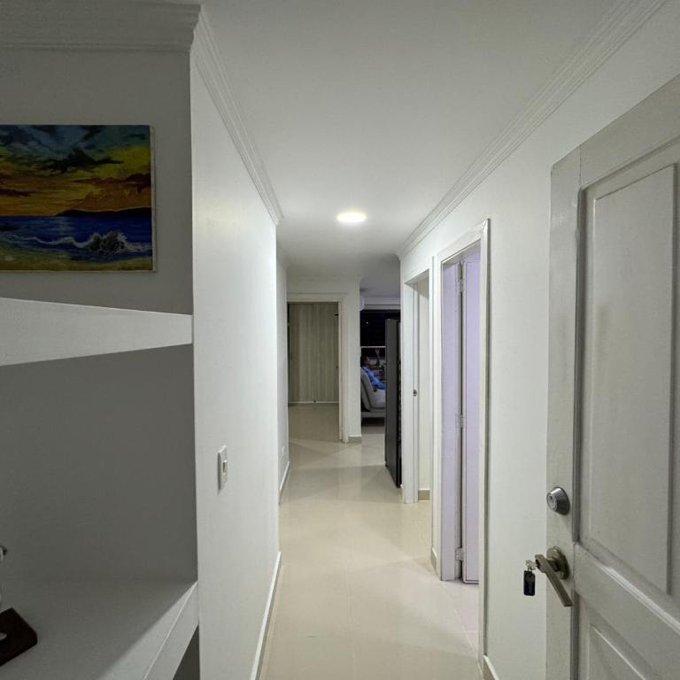 Apartamento Vista Lateral a la Playa By ICDI - Three-Bedroom Apartment - 18