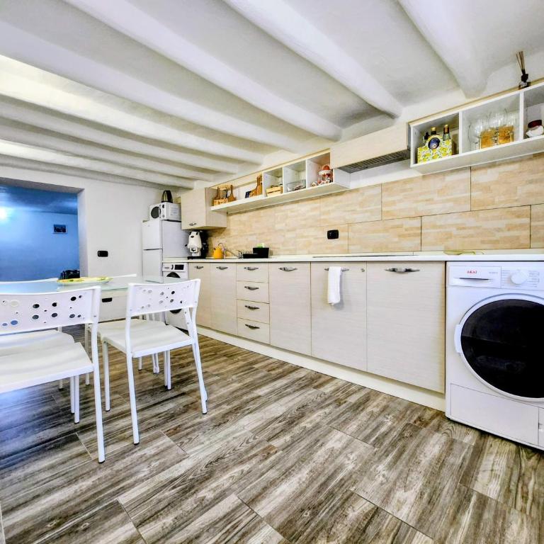 Don Vito's Home, DsG2 Short Lets, 250 mt Metrò - Appartamento con 1 Camera da Letto - 14