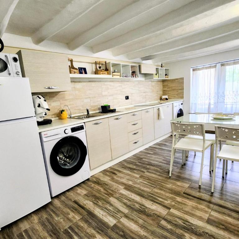 Don Vito's Home, DsG2 Short Lets, 250 mt Metrò - Appartamento con 1 Camera da Letto - 3