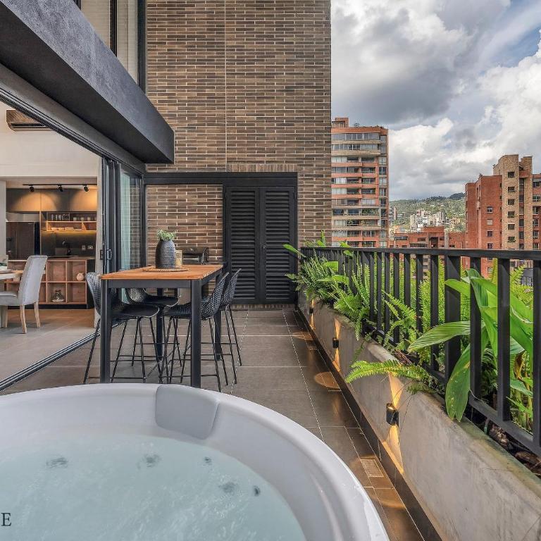 Morph 1401 - Luxe & bright ap in Poblado with AC - Apartment - 23