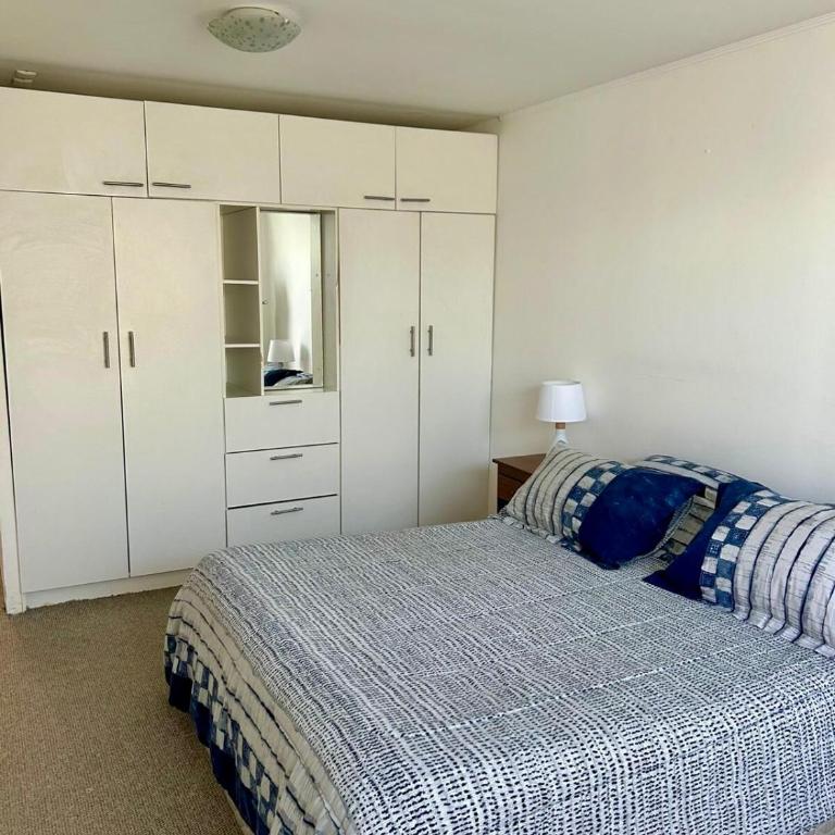 Dulce hogar en Puerto Natales - Three-Bedroom House - 15