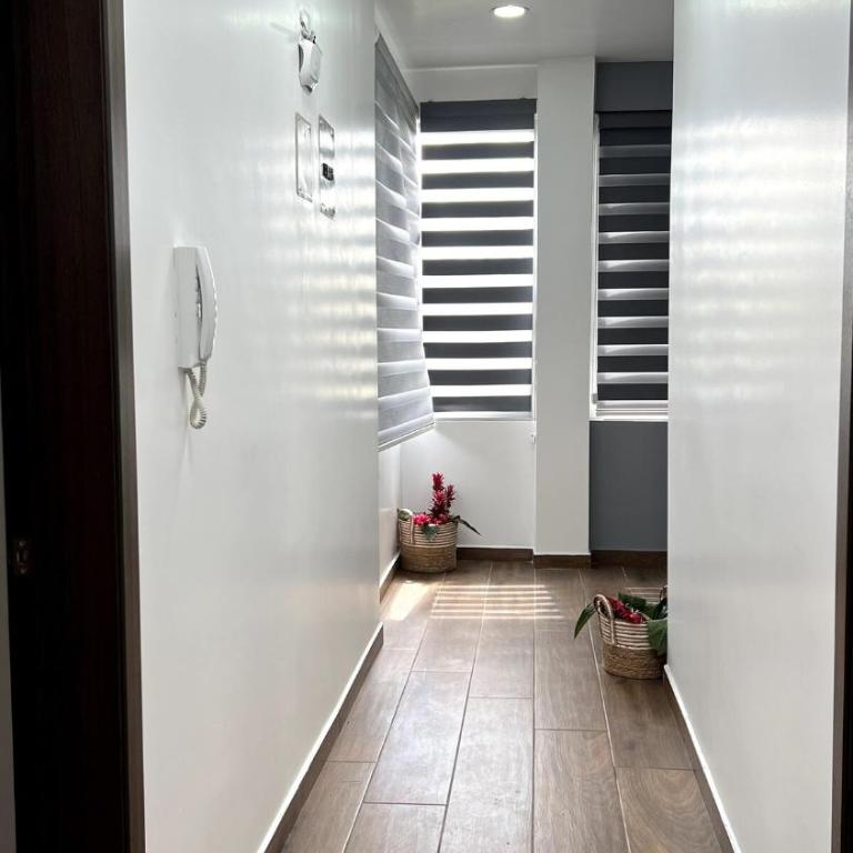 Casa Familiar Moderna - Three-Bedroom House - 19