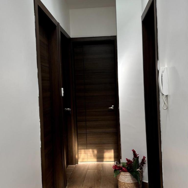 Casa Familiar Moderna - Three-Bedroom House - 29