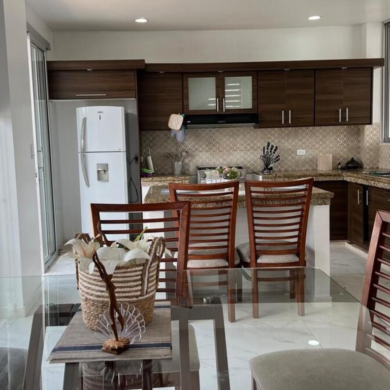 Casa Familiar Moderna - Three-Bedroom House - 60