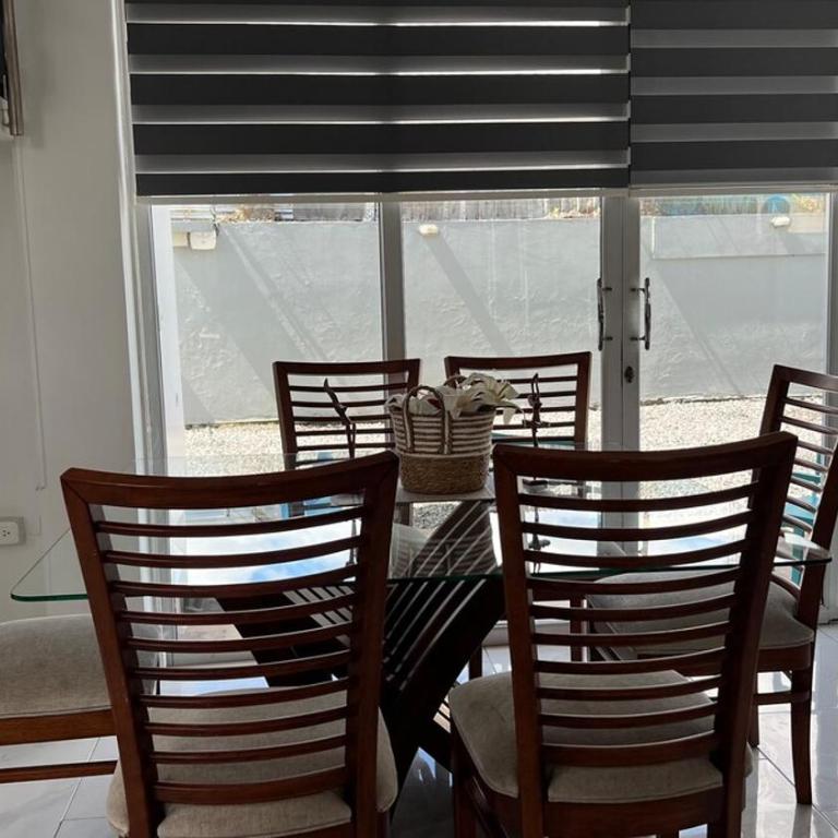 Casa Familiar Moderna - Three-Bedroom House - 68