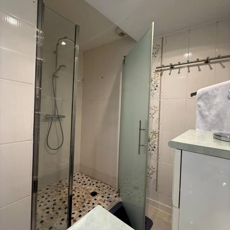 Ideal apartment for families - Three-Bedroom Apartment - 20