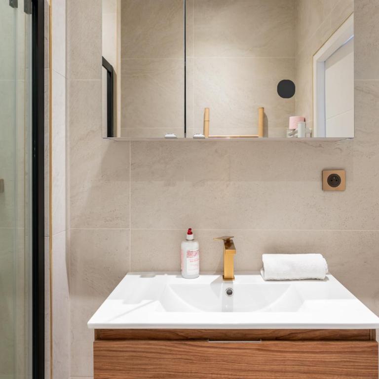 Cosy and Modern Studio for 2 close to Bastille - Appartement - 11