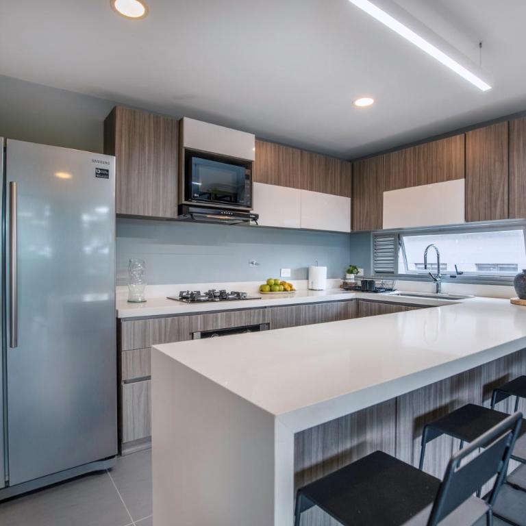 Luxury Apartment Poblado - Three-Bedroom Apartment - 9