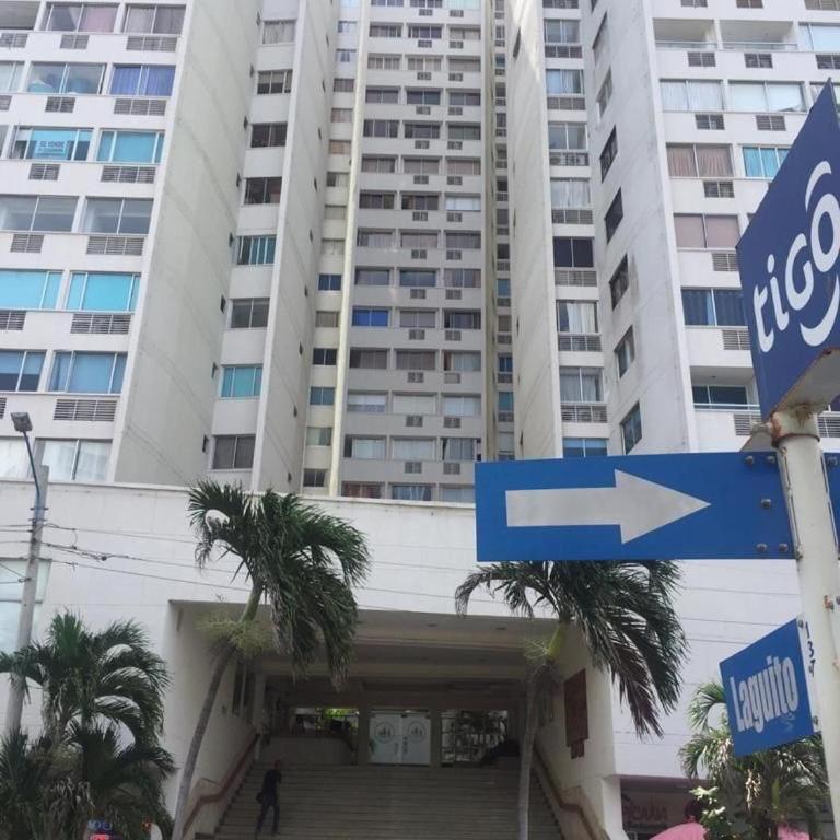 Hospedajes, Cartagena, Tours, El Laguito - Apartamento de 3 dormitorios con vistas - 2