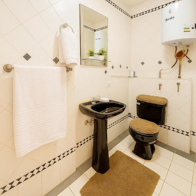 Lima Family Lodge Apartment near Miraflores Center - Three-Bedroom Apartment - 13