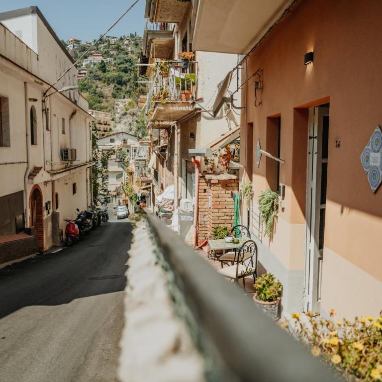 La Maestrina Apartment in Taormina - One-Bedroom Apartment - 6